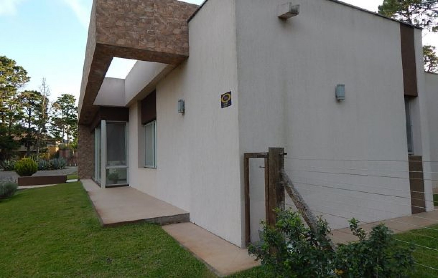 CASA AVENIDA DE LAS TRES CARABELAS Y DE LA DERIVA. CASA EN VENTA. 10 AMB., 4 DORM., 4 BANOS