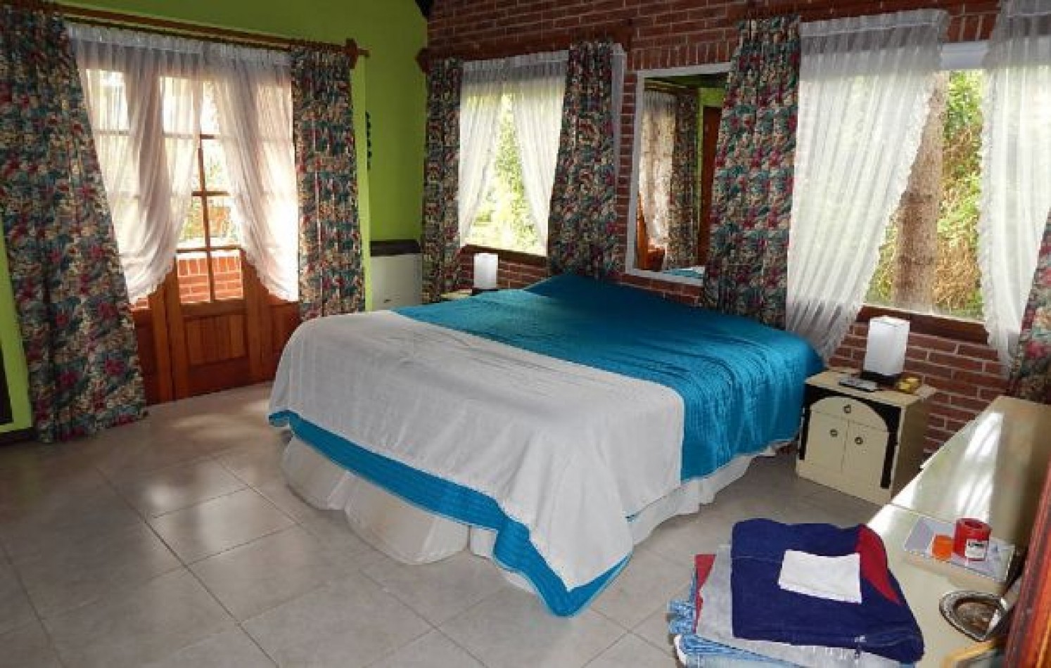 ESTUPENDO CHALET ESTILO CLASICO PINAMARENSE . CHALET EN VENTA.