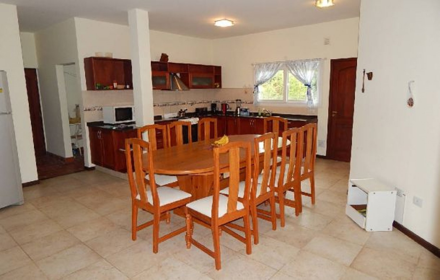 CHALET EN CARILO CALLE PINZON, ENTRE PARAISO Y SEQUOIA. CHALET EN ALQ X TEMP. 