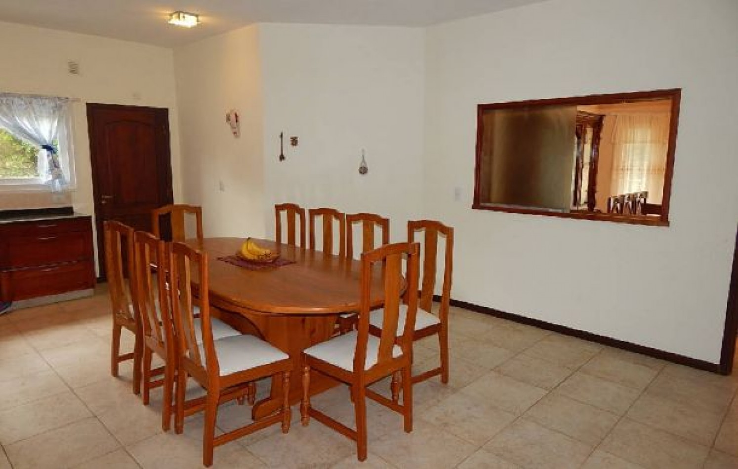 CHALET EN CARILO CALLE PINZON, ENTRE PARAISO Y SEQUOIA. CHALET EN ALQ X TEMP. 