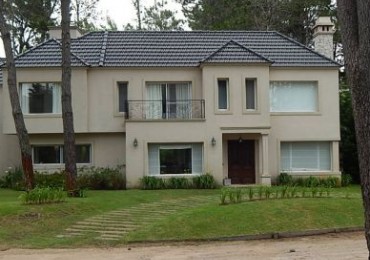 IMPORTANTE CASA EN ALQUILER. BARRIO CERRADO EN ALQ X TEMP